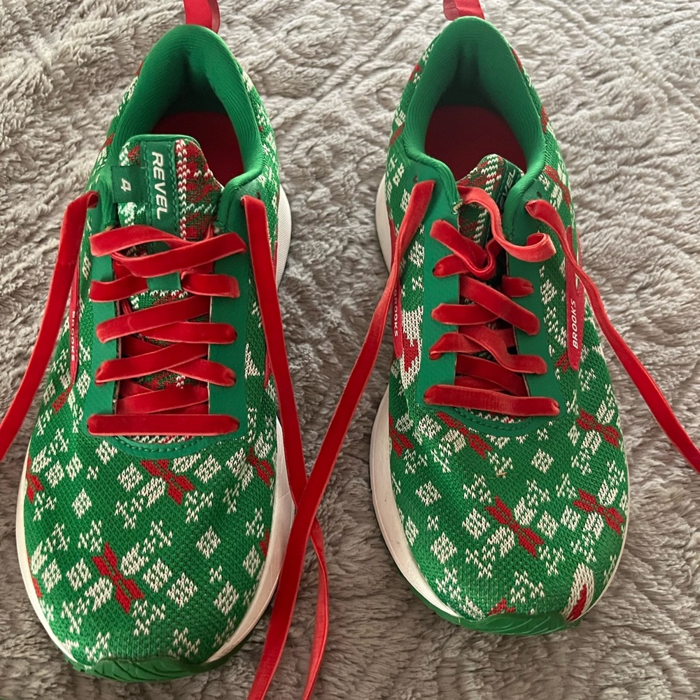 Brooks Holiday Sneakers🎄